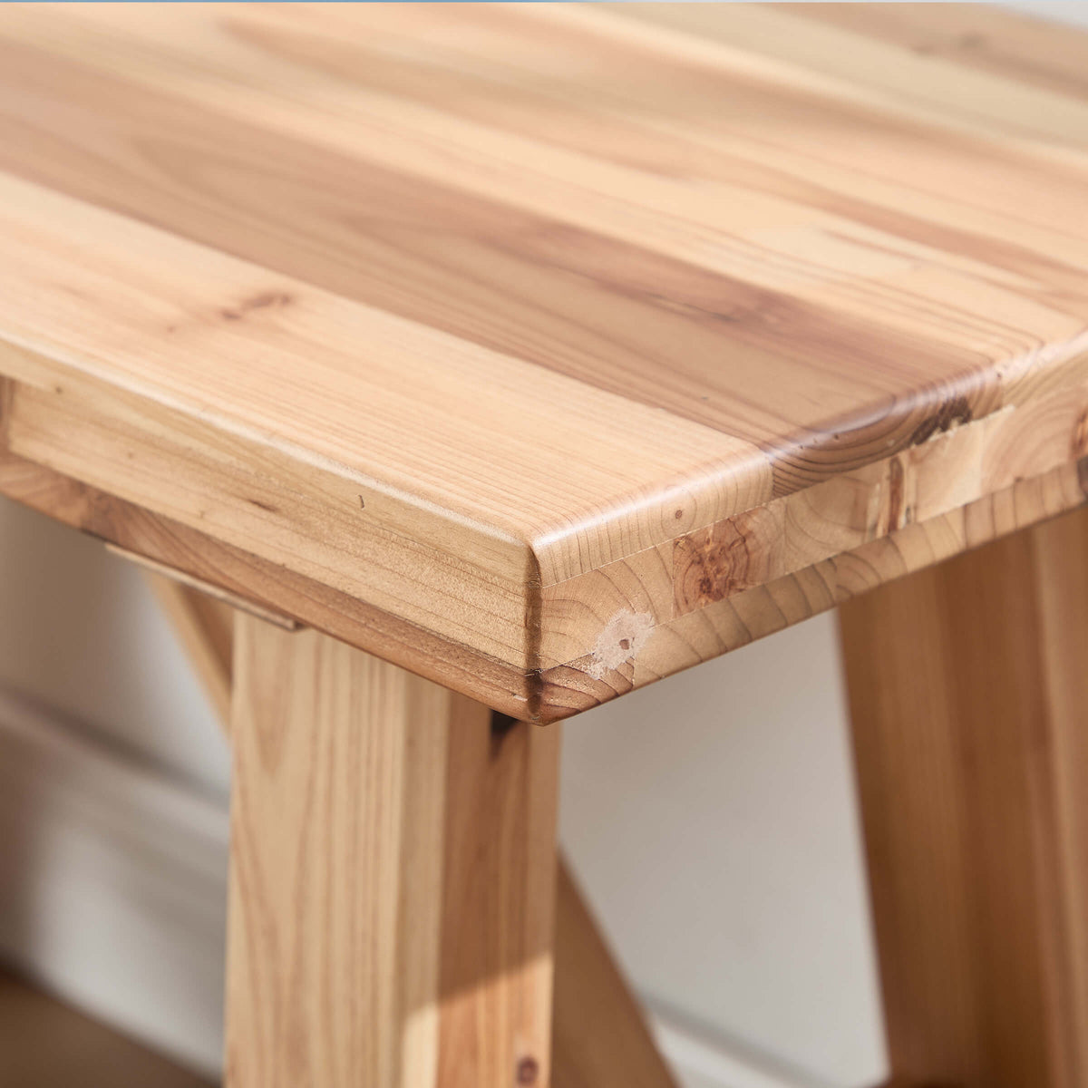 Walvora™ — Add Warm, Natural Seating to Any Room With Solid Wood Simplicity