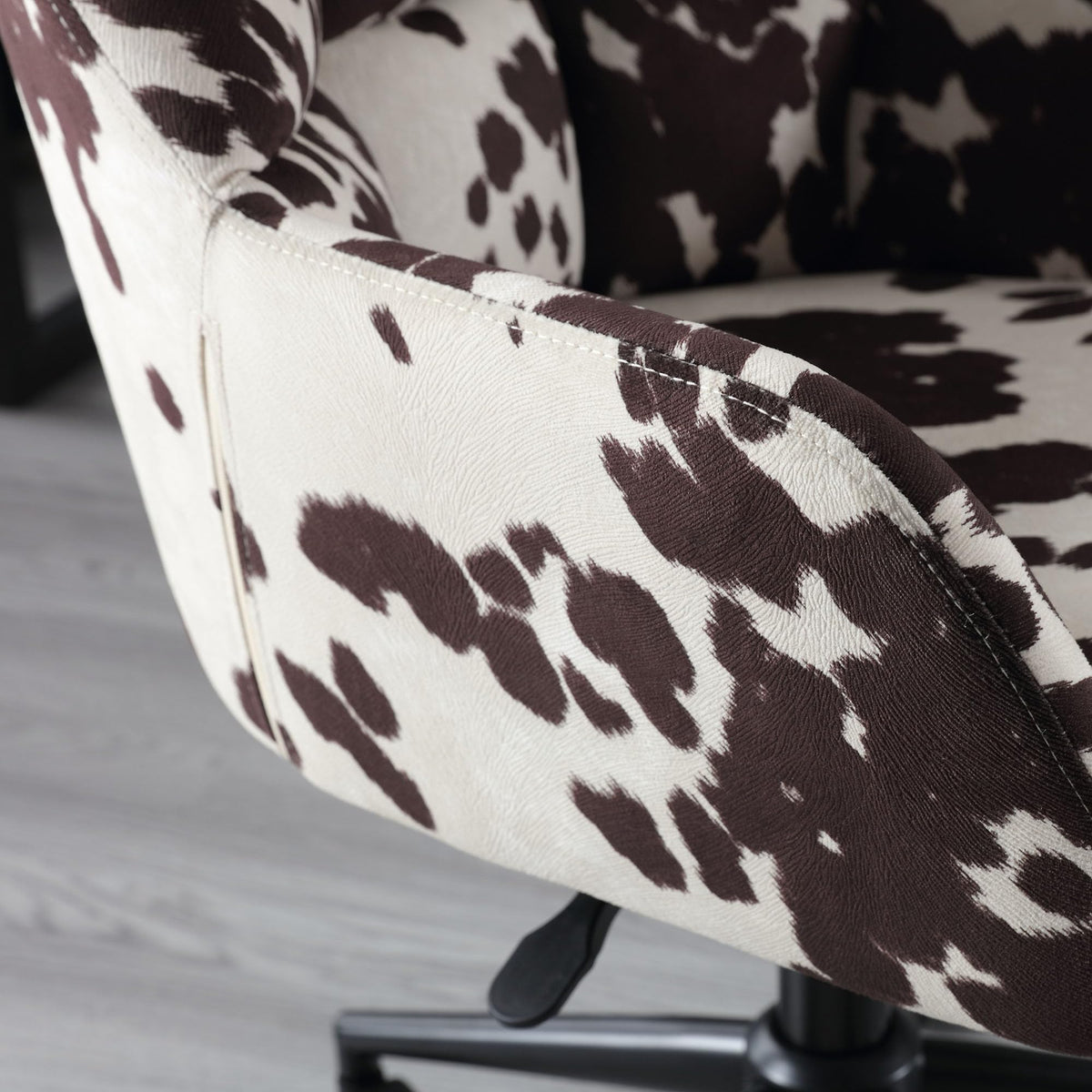 Velmora™ — Work in Comfort With Plush Tufted Support & Effortless 360° Movement