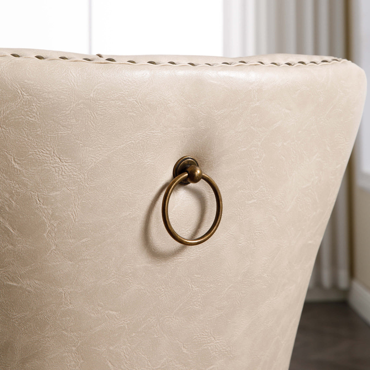 Tuftora™ — Bring Refined Mid-Century Comfort & Timeless Style to Your Dining Space