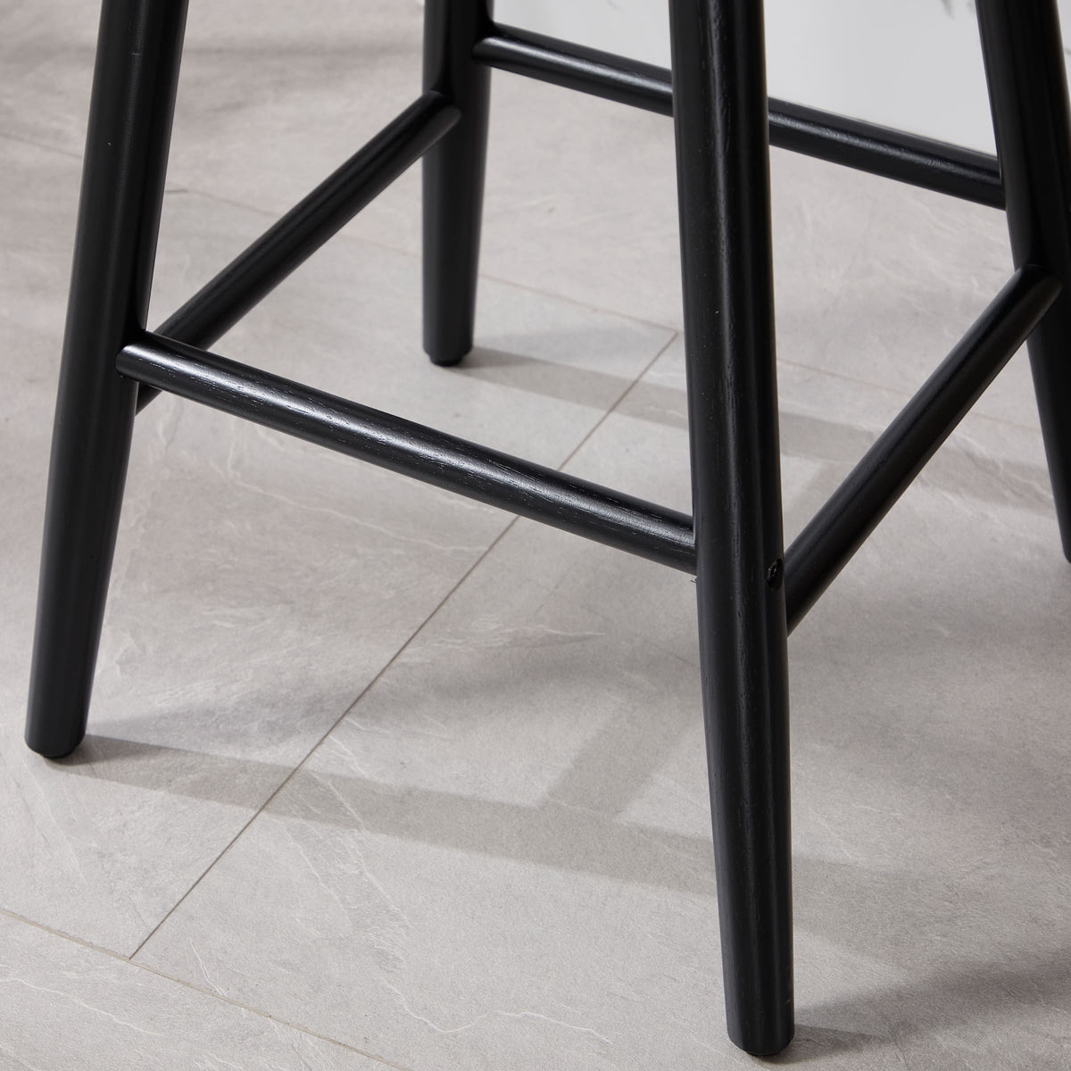 Wyndora™ — Bring Timeless Farmhouse Style & Comfortable Seating to Your Kitchen