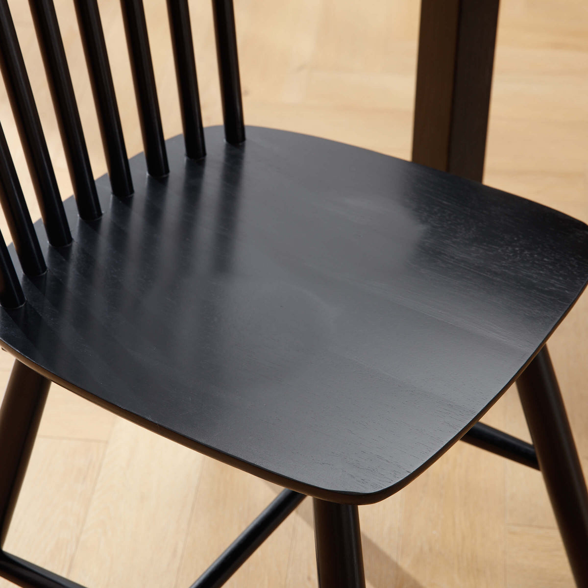 Wyndelle™ — Bring Timeless Windsor Style & Solid Wood Comfort to Your Dining Space