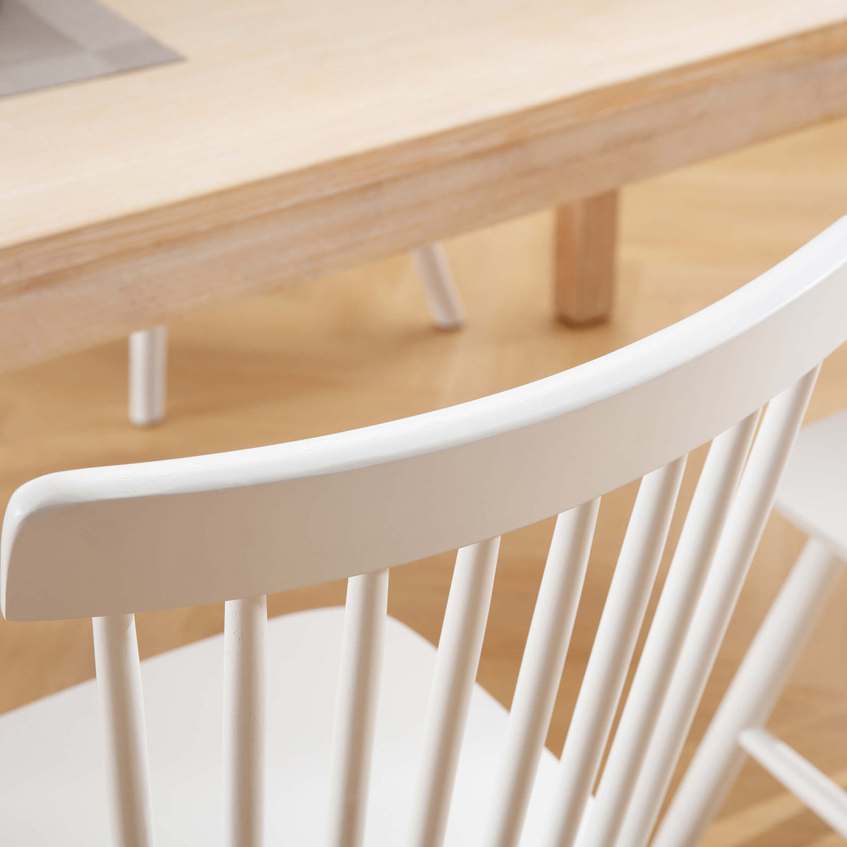 Wyndelle™ — Bring Timeless Windsor Style & Solid Wood Comfort to Your Dining Space