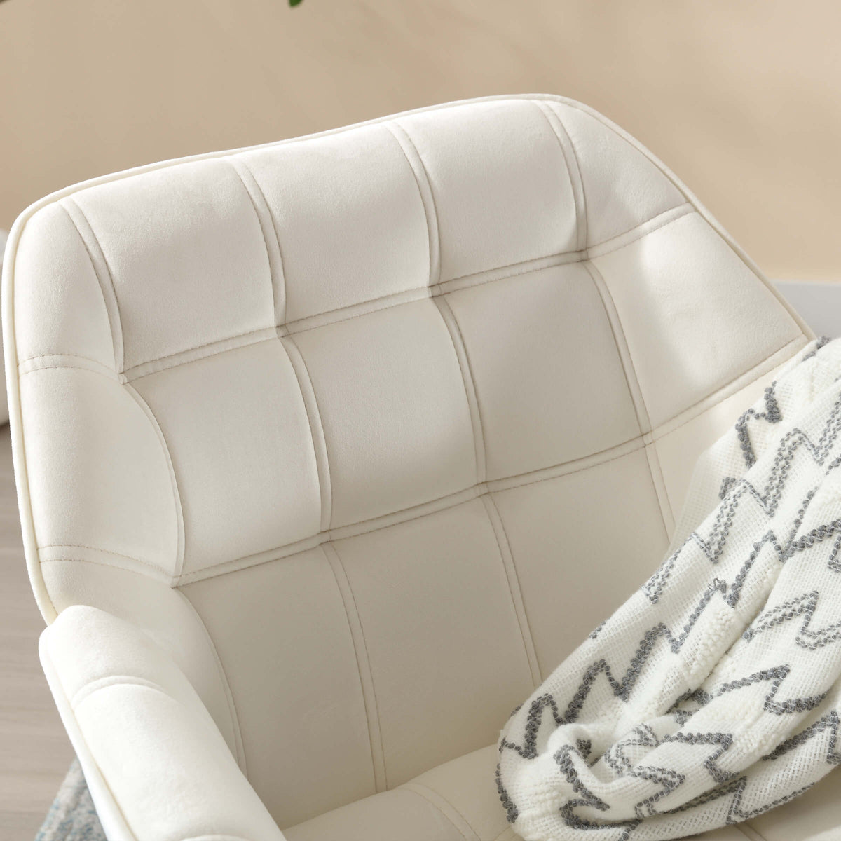 Lunessa™ — Create a Cozy Reading Corner With a Soft Sherpa Chair & Matching Ottoman
